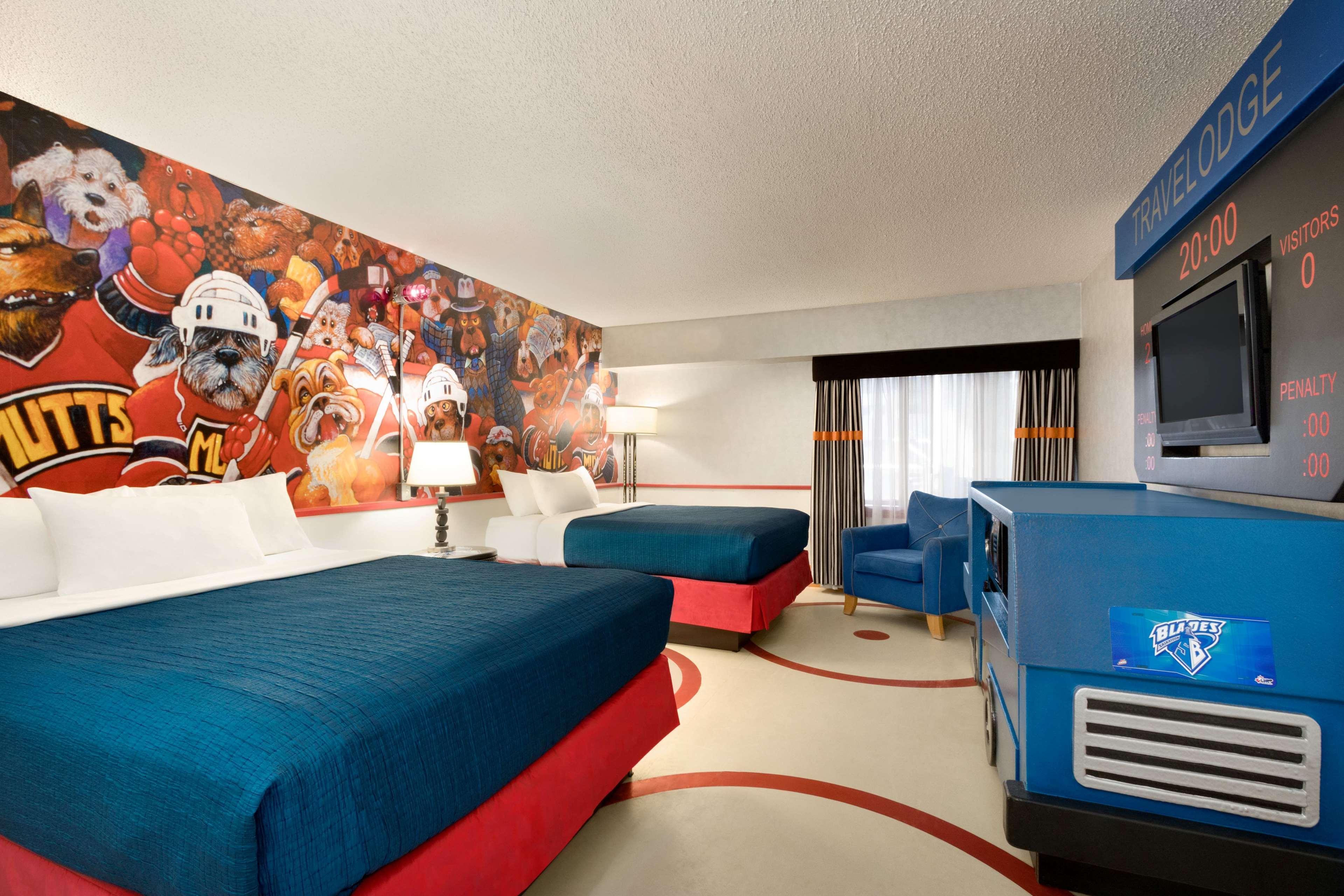 Travelodge Hotel By Wyndham Saskatoon Exterior photo