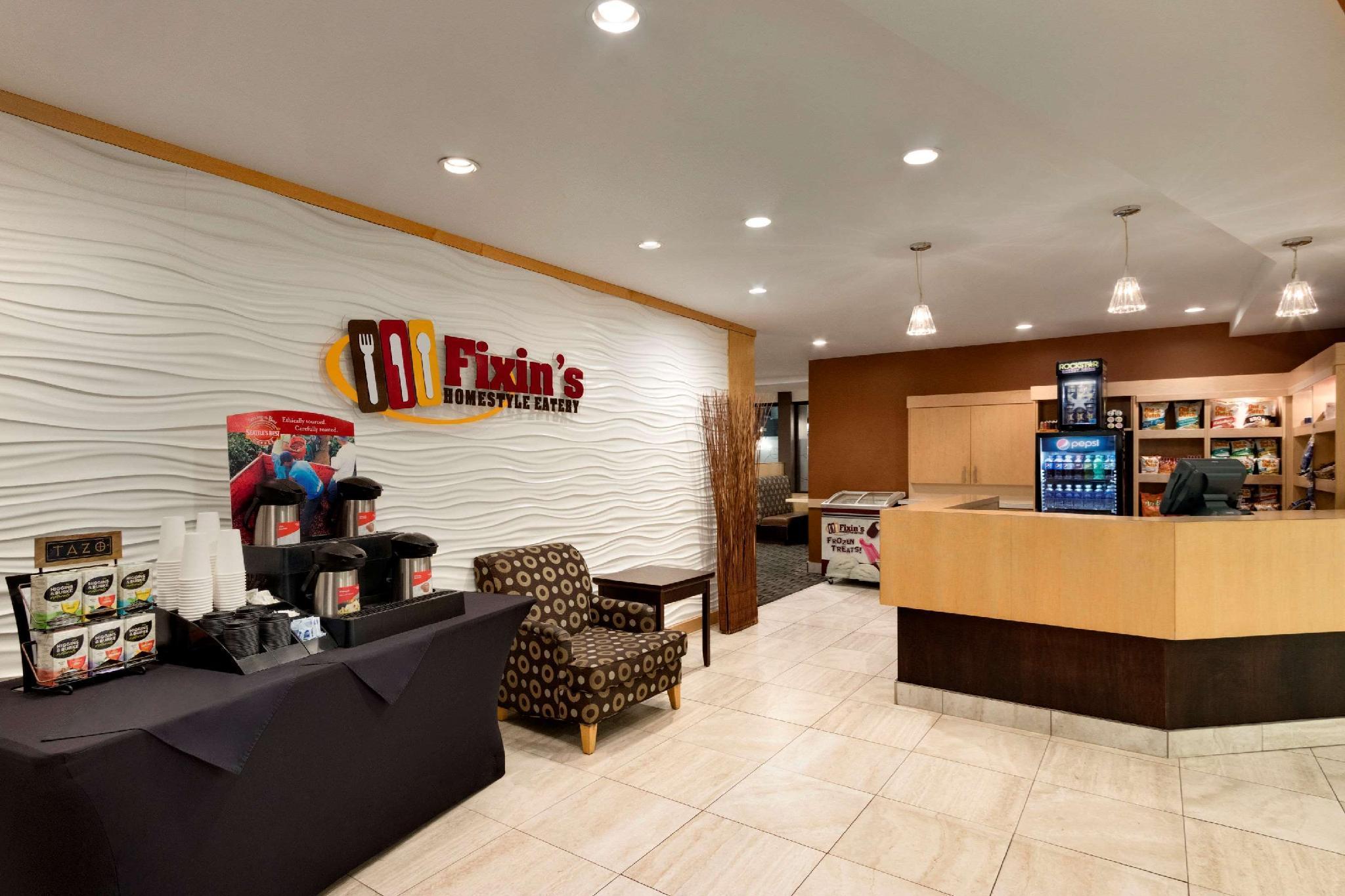 Travelodge Hotel By Wyndham Saskatoon Exterior photo