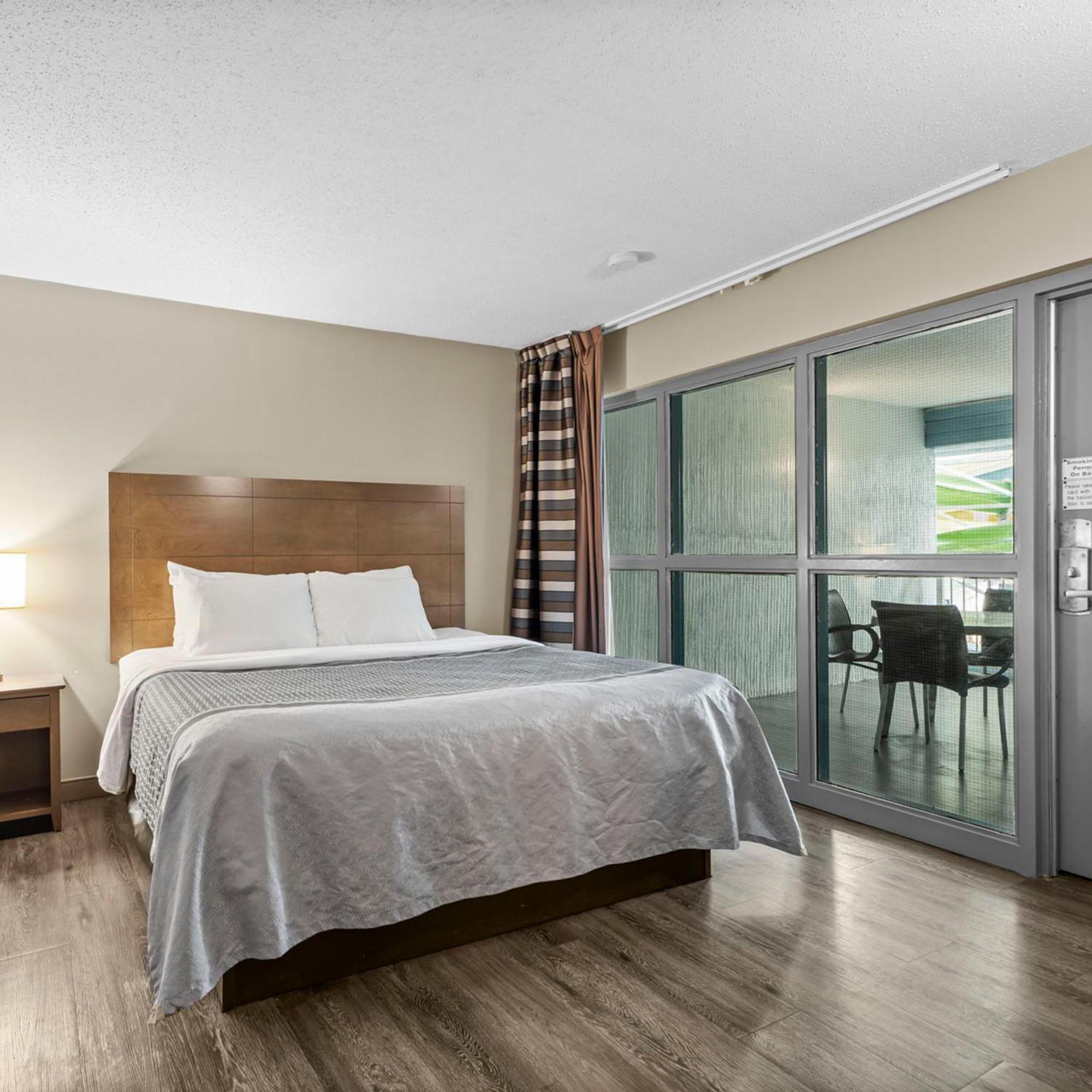 Travelodge Hotel By Wyndham Saskatoon Exterior photo